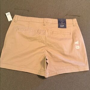 NWT! GAP Women's khaki 5” city short size 12